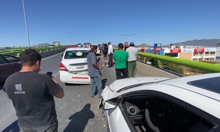 Caos vial tras un accidente en El Sarape