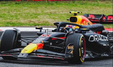 Checo Pérez logra el tercer lugar en el GP de China