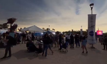 Conmueve eclipse total a observadores en Coahuila