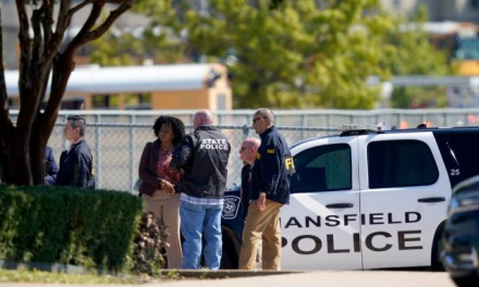 Reportan un tiroteo en una secundaria de Dallas