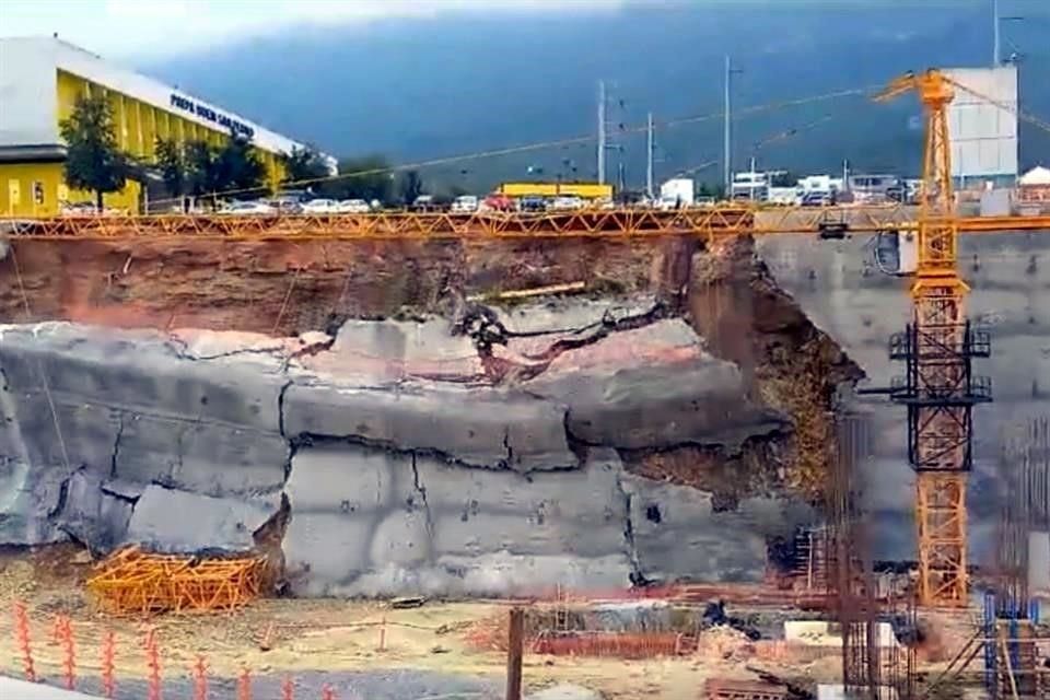 Así fue el derrumbe en obras para la construcción en hospital de Nuevo León