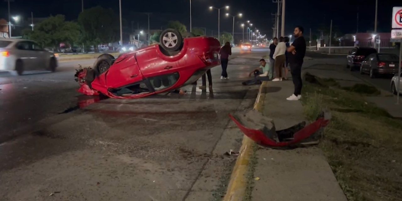Dormita y vuelca en Saltillo