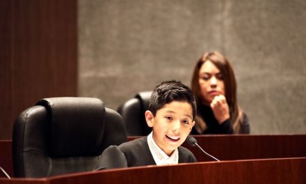 Son magistrados por un día 13 niños saltillenses
