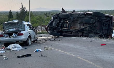 Mueren dos personas tras choque frontal en General Cepeda