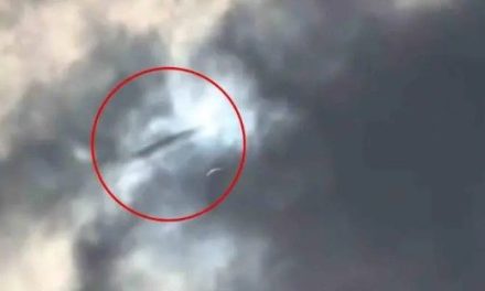 Aparecen OVNIS en varias partes de México durante el eclipse de sol