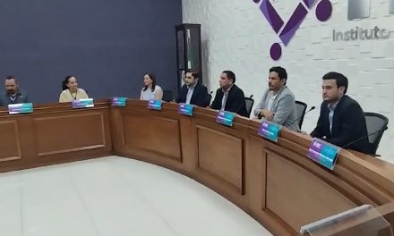 Firman convenio de colaboración el IEC y la CANIRAC