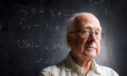 Peter Higgs, el científico que descubrió la ‘partícula de Dios’, pierde la vida