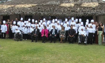 Se gradúan 53 alumnos de los CAMS