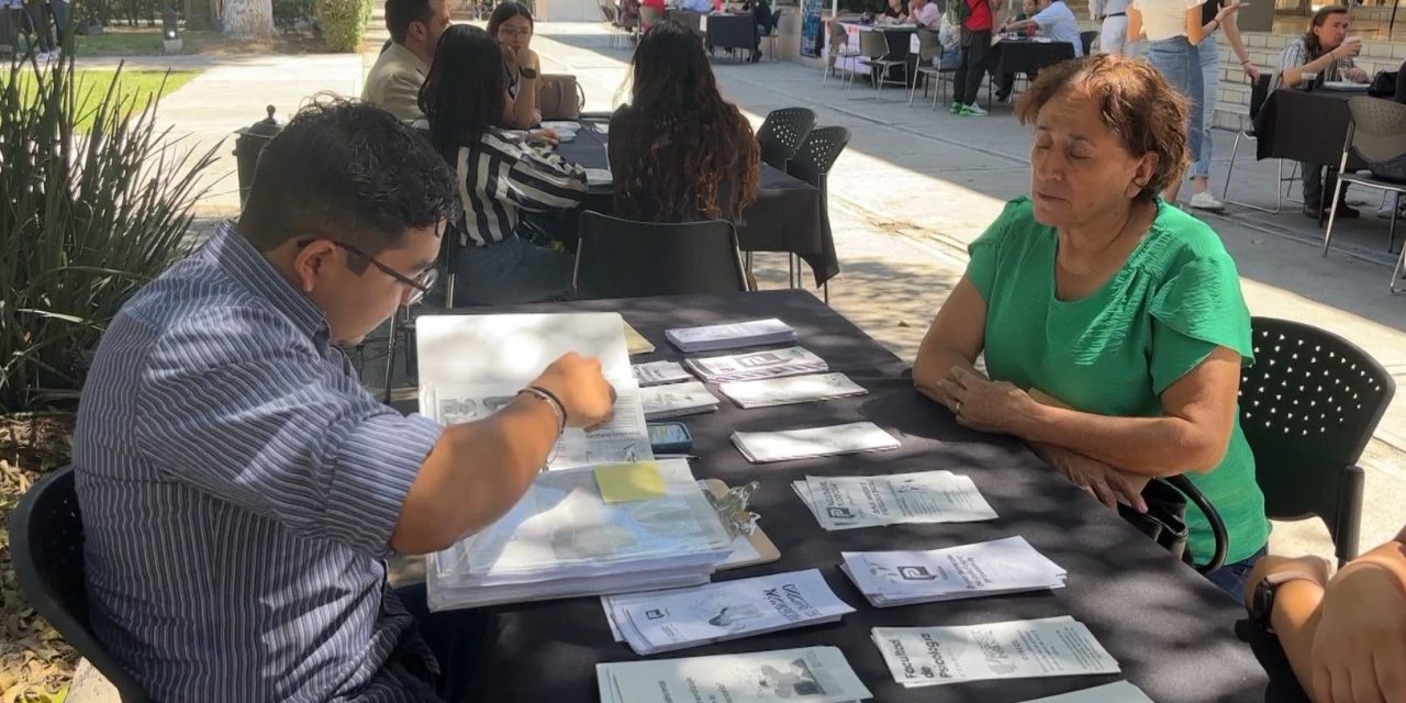 Se realiza una edición más de Juris te orienta
