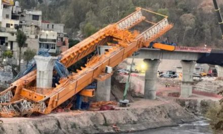 Tren Interurbano México-Toluca sufre otro accidente; colapsa lanzadora de dovelas