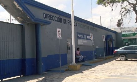 Policías de Monclova agreden a compañera