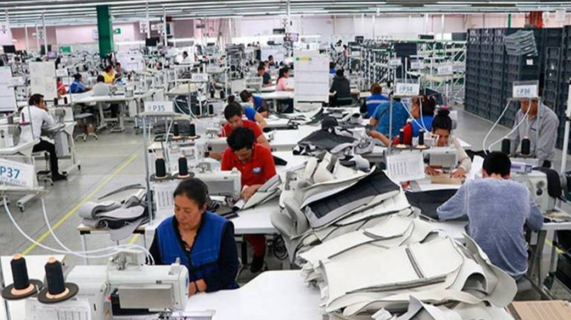 Empresas de Monclova refuerzan medidas contra el calor