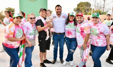 Promete Carlos Villarreal dar apoyos a jóvenes de Monclova