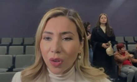Exhiben a Tania Flores y a Jacobo Rodríguez saqueando a Múzquiz