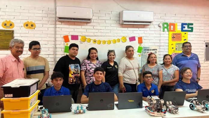 Alumnos del Aula Lego de Monclova destacan en Colombia