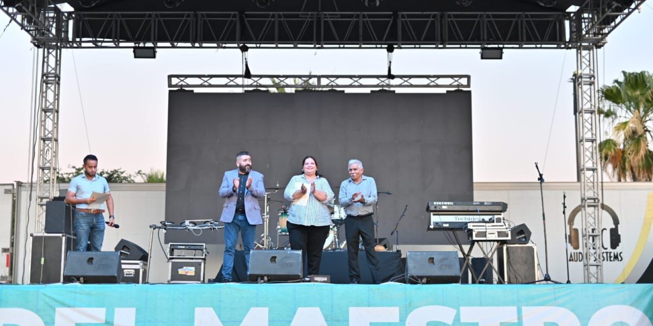 Celebran en Acuña a maestros