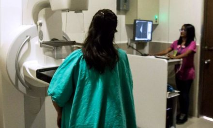 Refuerzan campaña contra el cáncer de mama