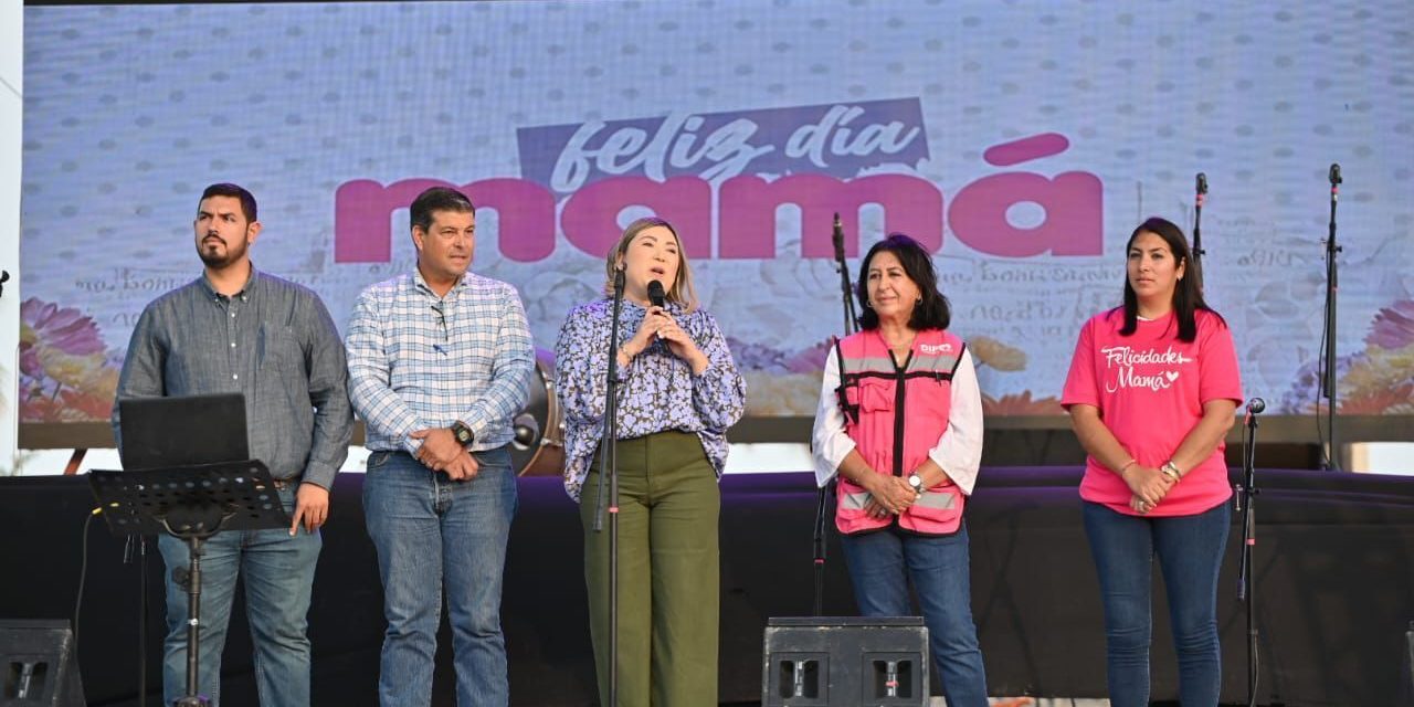 Celebra DIF Acuña a las mamás en su día