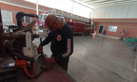 Dan mantenimiento a equipo de Protección Civil