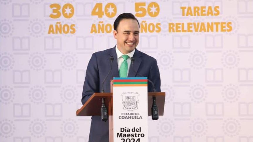 Manolo Jiménez reconoce a los maestros de Coahuila