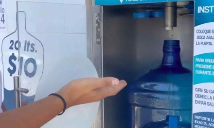 Inspeccionan negocios que expenden agua purificada