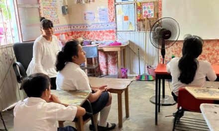 Preparan estrategia para afrontar el calor en las aulas