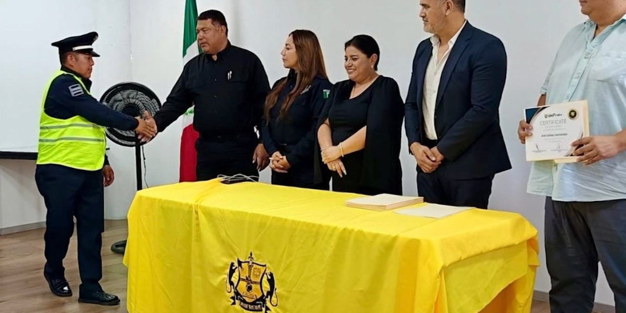Concluyen curso de inglés policías de Saltillo