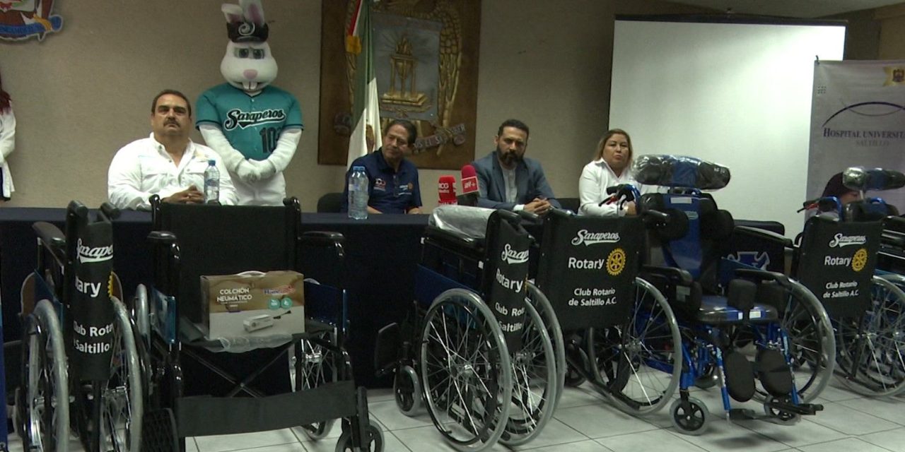 El Club Rotario de Saltillo entregó sillas de ruedas y andadores