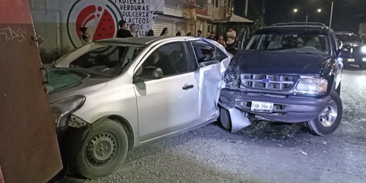 Enfiestada le pisa y provoca accidente en Saltillo