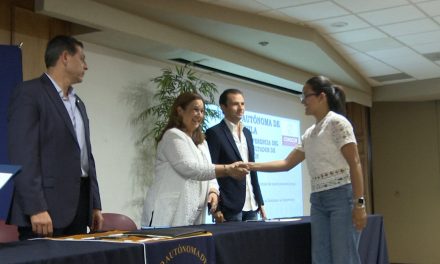 Entregan certificados a oficinas públicas y escuelas UAdeC