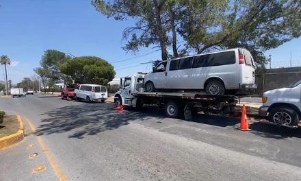 Guardia Nacional  asegura vagones que transportaban migrantes sobre la carretera a Monclova