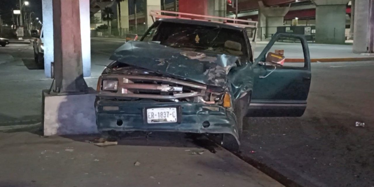 Ignorar el semáforo le terminó costando un fuerte accidente en Saltillo