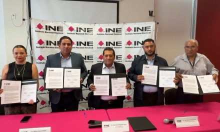 Firman INE y Canirac convenio para promover el voto en Coahuila