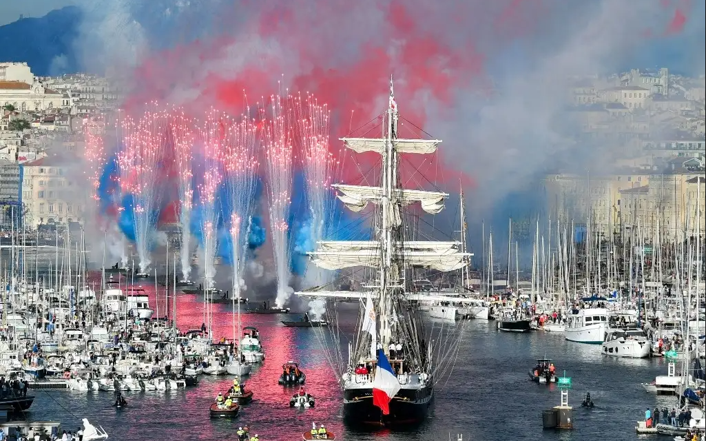 La llama olímpica arriba a Francia con una espectacular ceremonia
