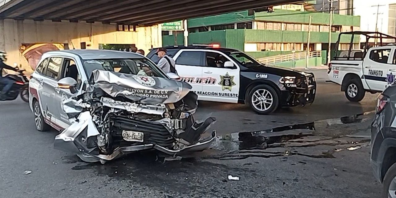 Fuerte accidente en boulevard Carranza durante el asueto en Saltillo