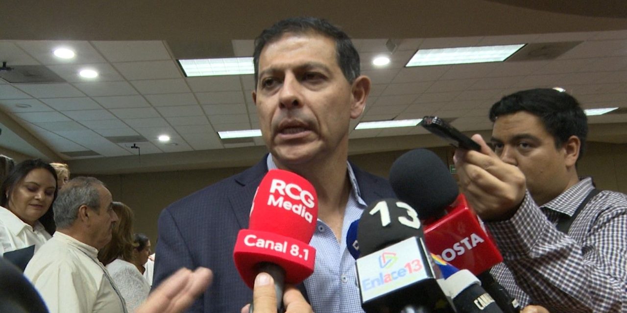 Pide Rector a universitarios salir el votar el domingo