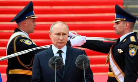 Putin asume su quinto mandato y defiende un nuevo orden mundial así como un diálogo a occidente