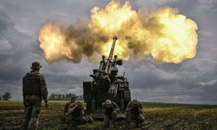 Estados Unidos promete continuar enviando armas a Ucrania en medio de la ofensiva rusa