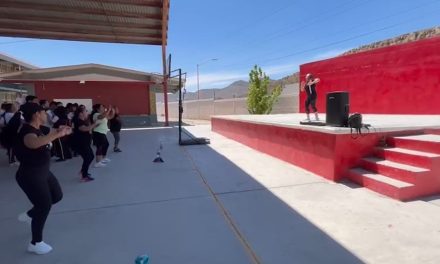 Secundaria Rubén Humberto Moreira Flores de Ramos Arizpe celebra a las mamás con conferencias, yoga y cursos