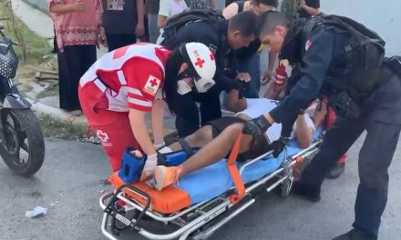 Se lleva de encuentro a motociclista en Satillo