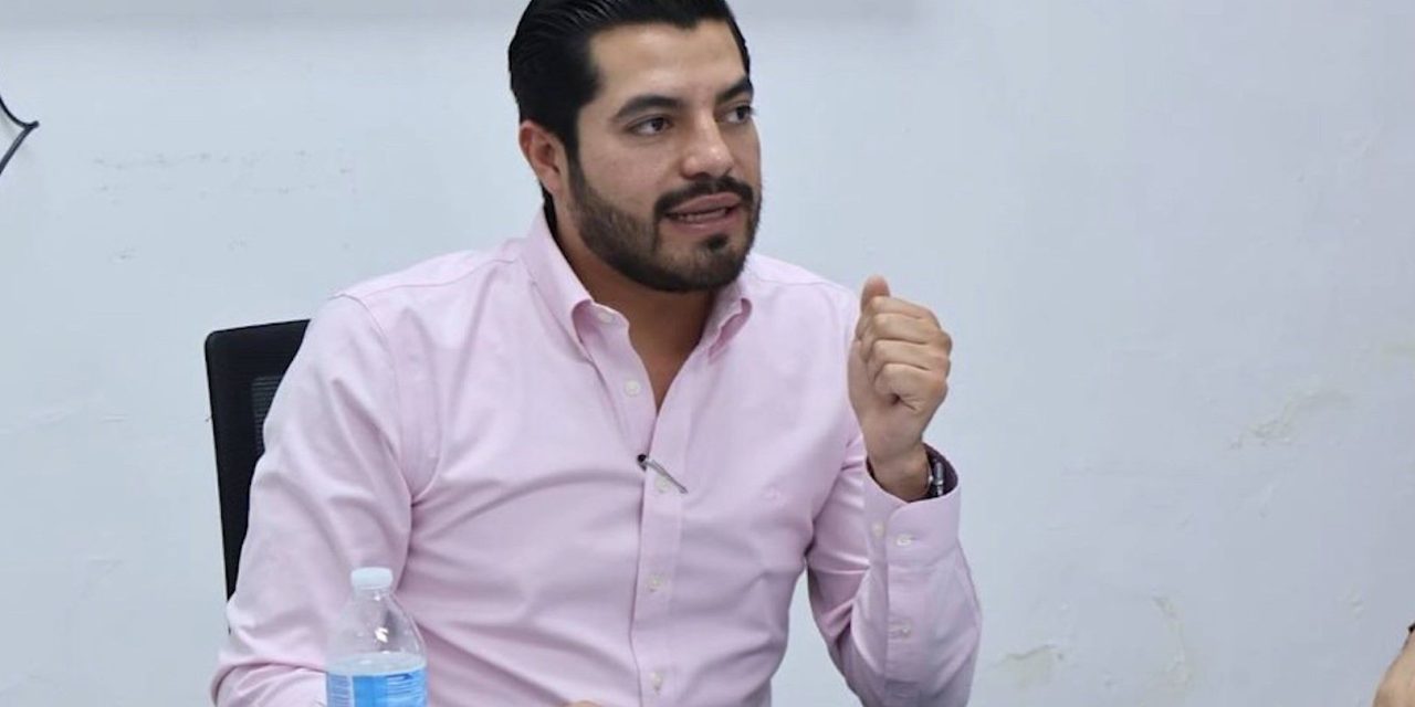 Se reúne Ramiro Durán con manzaneros de Arteaga