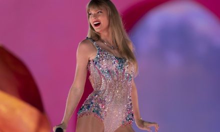 Taylor Swift sigue arrasando en la música; ocupa 14 primeros lugares de Billboard Hot 100