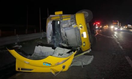 Trailero muere aplastado por su unidad tras volcar en carretera Monterrey-Saltillo