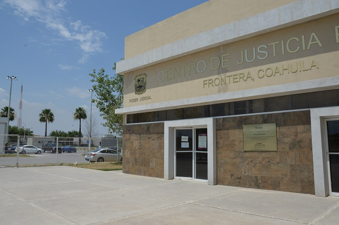 Condenan a 25 años de prisión a mujer por prostituir a su hija
