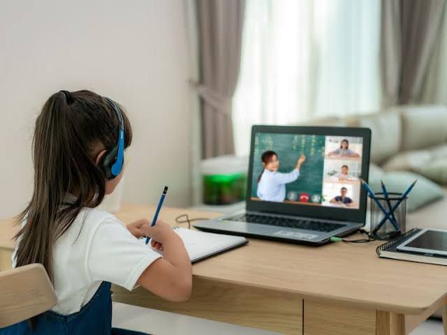 Inician clases a distancia en Acuña