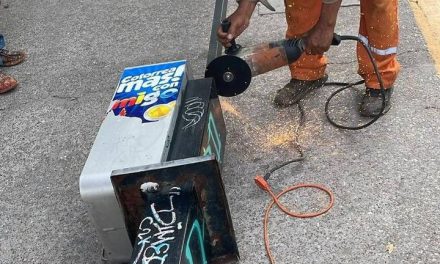 Retiran teléfonos públicos en desuso de Torreón