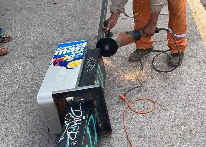 Retiran teléfonos públicos en desuso de Torreón