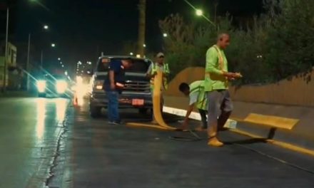 Realizan obras nocturnas de señalización en Torreón