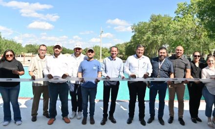 Gobierno de Acuña rehabilita alberca pública en el parque ‘Braulio Fernández Aguirre’