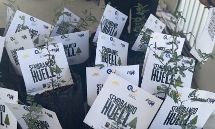 Ahora en la FCA entregan árboles a universitarios